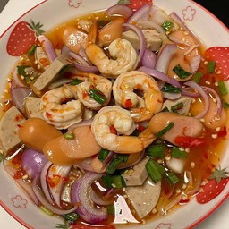 ยำกุ้งหมูยอไส้กรอด
