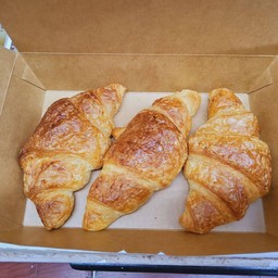 เซ็ตครัวซองต์ 3 ชิ้น [All plain]