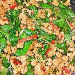 หมูสับผัดโหระพา