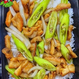 ข้าวผัดพริกหยวกกากหมู