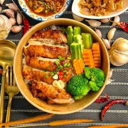 ข้าวหน้าไก่ย่าง+น้ำจิ้มแจ่ว