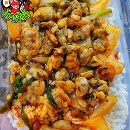 ข้าวผัดพริกหยวกหอยลาย