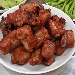 ข้าวผัดพริกหยวกซี่โครงกระดูกอ่อน