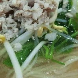 เส้นเล็กน้ำใส