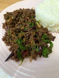 อิ่มจังผัดกะเพราเนืั้อสับราดข้าว