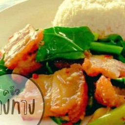 ผัดคะน้า ราดข้าว