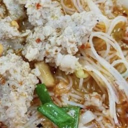 เส้นหมี่ขาวต้มยำ