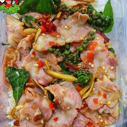 ข้าวผัดเผ็ดเบคอน