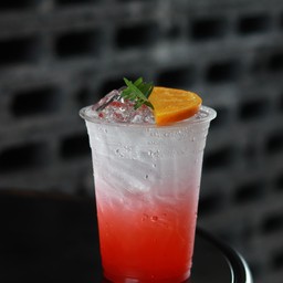 สตรอว์เบอรรี่ โซดา