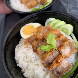 ข้าวหมูกรอบ กร๊อบๆ