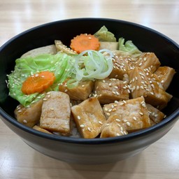 ข้าวหมูซอสเทอริยากิ ฟรี กิมจิ