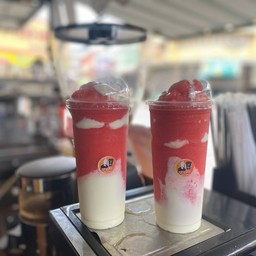 สตรอเบอร์รี่สมูทตี้โยเกิร์ต