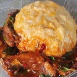 ข้าวกระเพราปลากะป๋องไข่ข้น