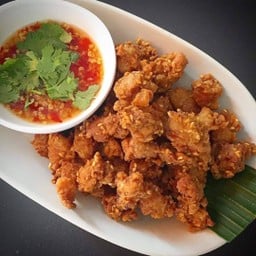 เอ็นข้อไก่ชุปแป้งทอด (กับข้าว)