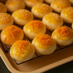 แบ่งขาย 1 ชิ้น เปี๊ยะคัสตาร์ดลาวาไข่เค็มฝอยทอง