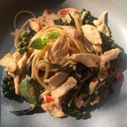 สปาเก็ตตี้ขี้เมา ไก่