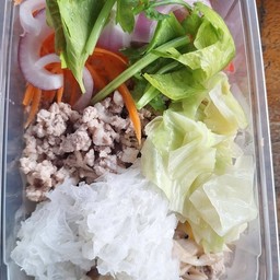 ยำวุ้นเส้นหมูสับ
