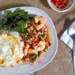 ข้าวกะเพรา หมูสับ+กุ้ง ฟรี!!ไข่ดาว