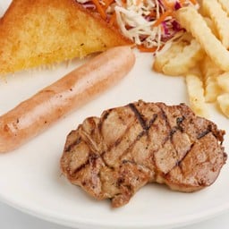 สเต๊กหมูสันคอทีเด็ด + สเต๊กไส้กรอกไก่ (1 ชิ้น)