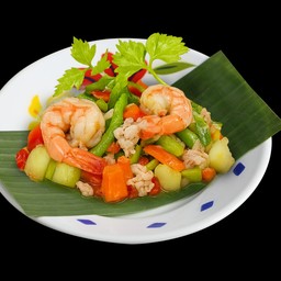 ยำก้านคะน้ากุ้งสด