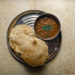 ชุดแกงถั่วลูกไก่ กับ แป้งทอดบาทูเร่ 2 แผ่น , Chole Bhature Set (2 pcs)