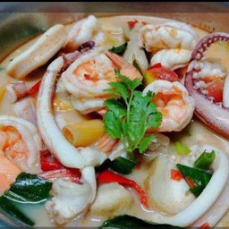 ต้มยำทะเล ปลาหมึก กุ้ง