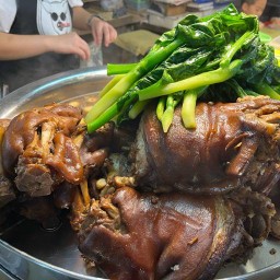 นายหวัง ขาหมู หวานน้อย สาขา1 (ตลาดแม่คือ) ตลาดแม่คือ