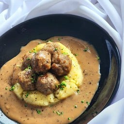 BUCKY BEAR สปาเก็ตตี