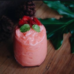 สตรอว์เบอร์รี่ สมูทตี้