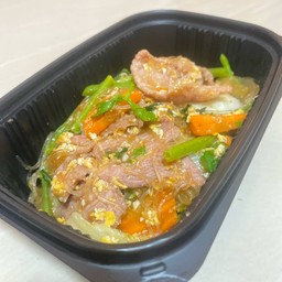สุกี้แห้ง
