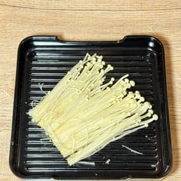 เห็ดเข็มทอง