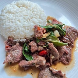 ข้าวกะเพราเนื้อ