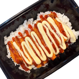 ข้าวไก่กรอบดูโอ้ (ซอสมะเขือเทศ+มายองเนส)