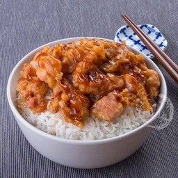 [อร่อยซ่ากับโค้ก] ข้าวไก่คาราเกะ ซอสเทริยากิ +  โค้ก ออริจินัล (ขวด)