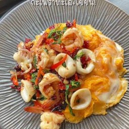 กระเพราทะเล+ไข่ดาว