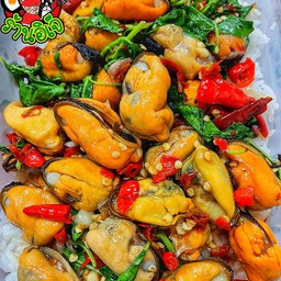 ข้าวผัดพริกเผาหอยแมลงภู่
