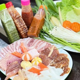 ชุดสุดคุ้ม ฟรีผัก น้ำซุป เเถม!น้ำจิ้ม4ขวด