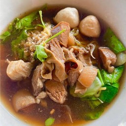 ก๋วยเตี๋ยวหมูตุ๋นมะระ
