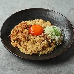 ข้าวผัดมันเนื้อไข่ดองและหอมเจียว