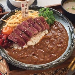 ข้าวแกงกะหรี่พริกแกงปลาร้าเนื้อวากิวส้มตำทอดและไข่ดอง