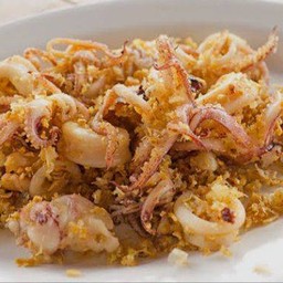 ปลาหมึก กุ้งทอดกระเทียม