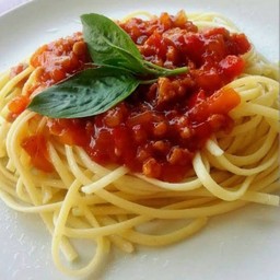 สปาเก็ตตี้ ซอสมะเขือเทศ หมู