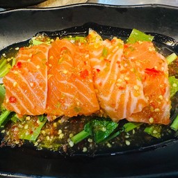 ยำแซลมอล