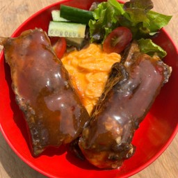 ข้าวไข่ข้นหน้าซี่โครงหมูรมควัน