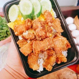 สามชั้นทอดน้ำปลา