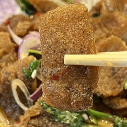 ยำปลาสลิดทอด