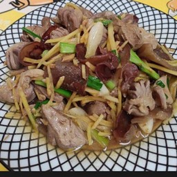 เครื่องในไก่ผัดขิงราข้าว