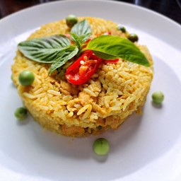 ข้าวผัดเขียวหวานทะเล