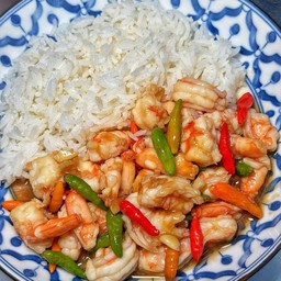 ข้าวราดกุ้งผัดพริกขี้หนู