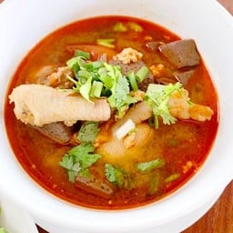 ขนมจีนน้ำเงี้ยว